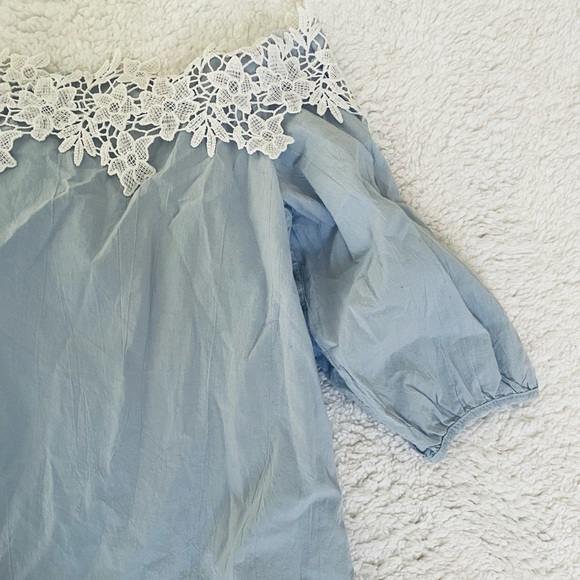 Off the shoulders, floral embroidered, linen like material blouse - Picture 3 of 5